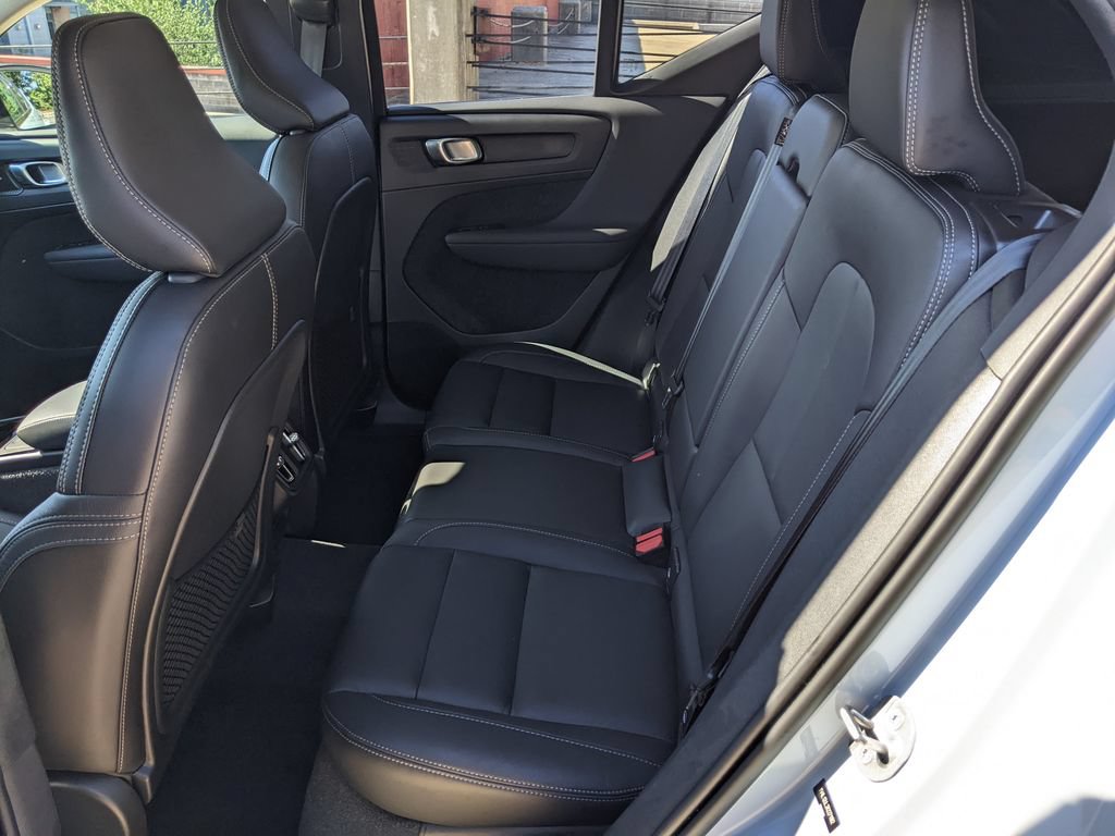 Certified 2024 Volvo XC40 B5 Plus w/ Protection Package Premier AWD/4WD image 22