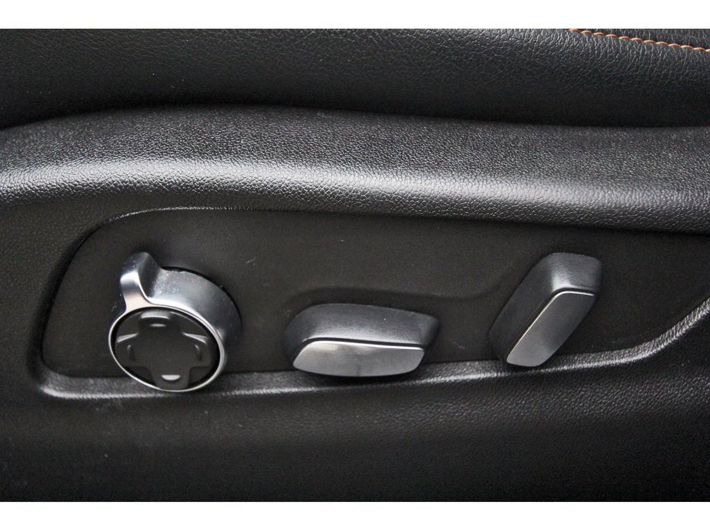 Used 2023 Cadillac XT4 Sport w/ Technology Package FWD image 27