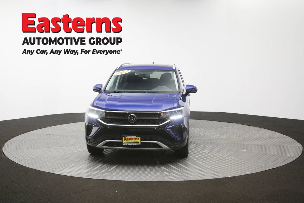 Used 2022 Volkswagen Taos SE w/ Panoramic Sunroof Package FWD image 53