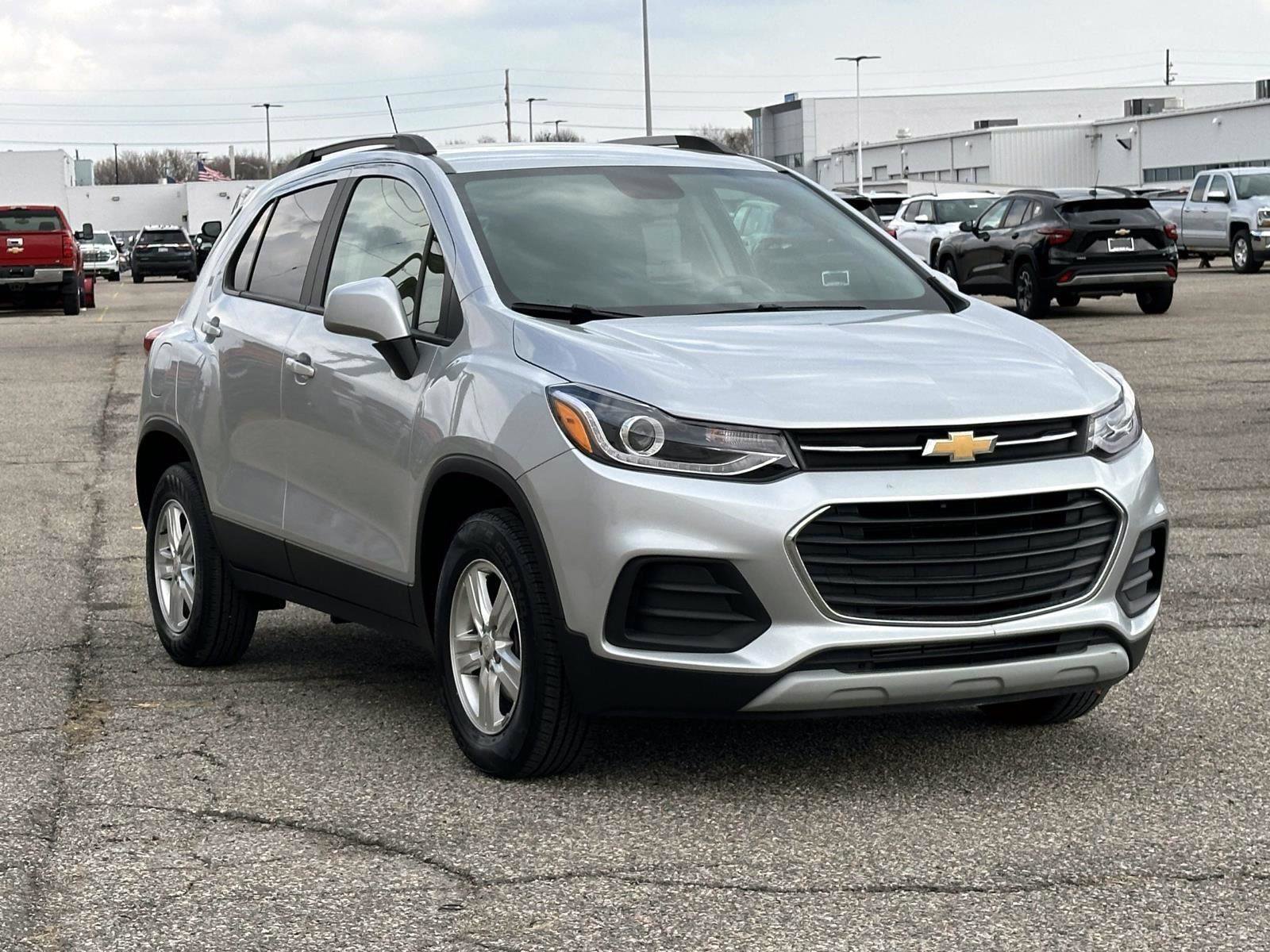 Certified 2022 Chevrolet Trax LT w/ LT Convenience Package image 6
