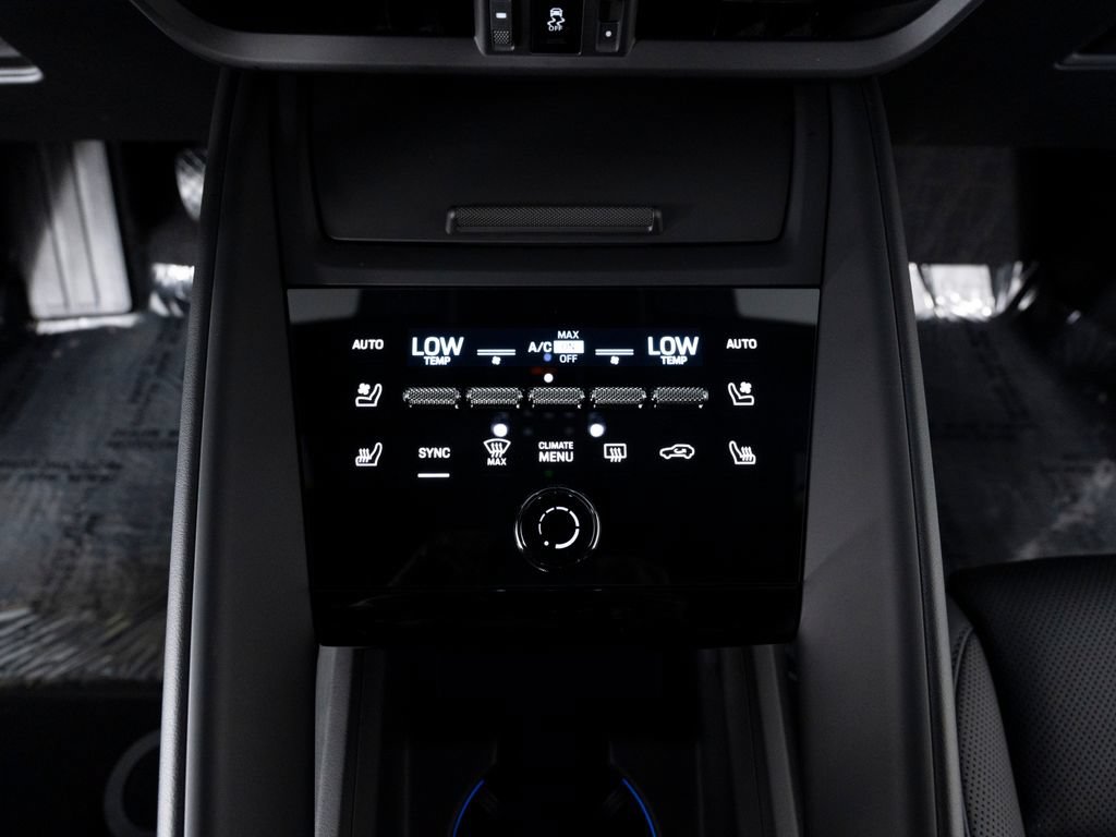 Certified 2025 Porsche Macan 4 Electric AWD/4WD image 27