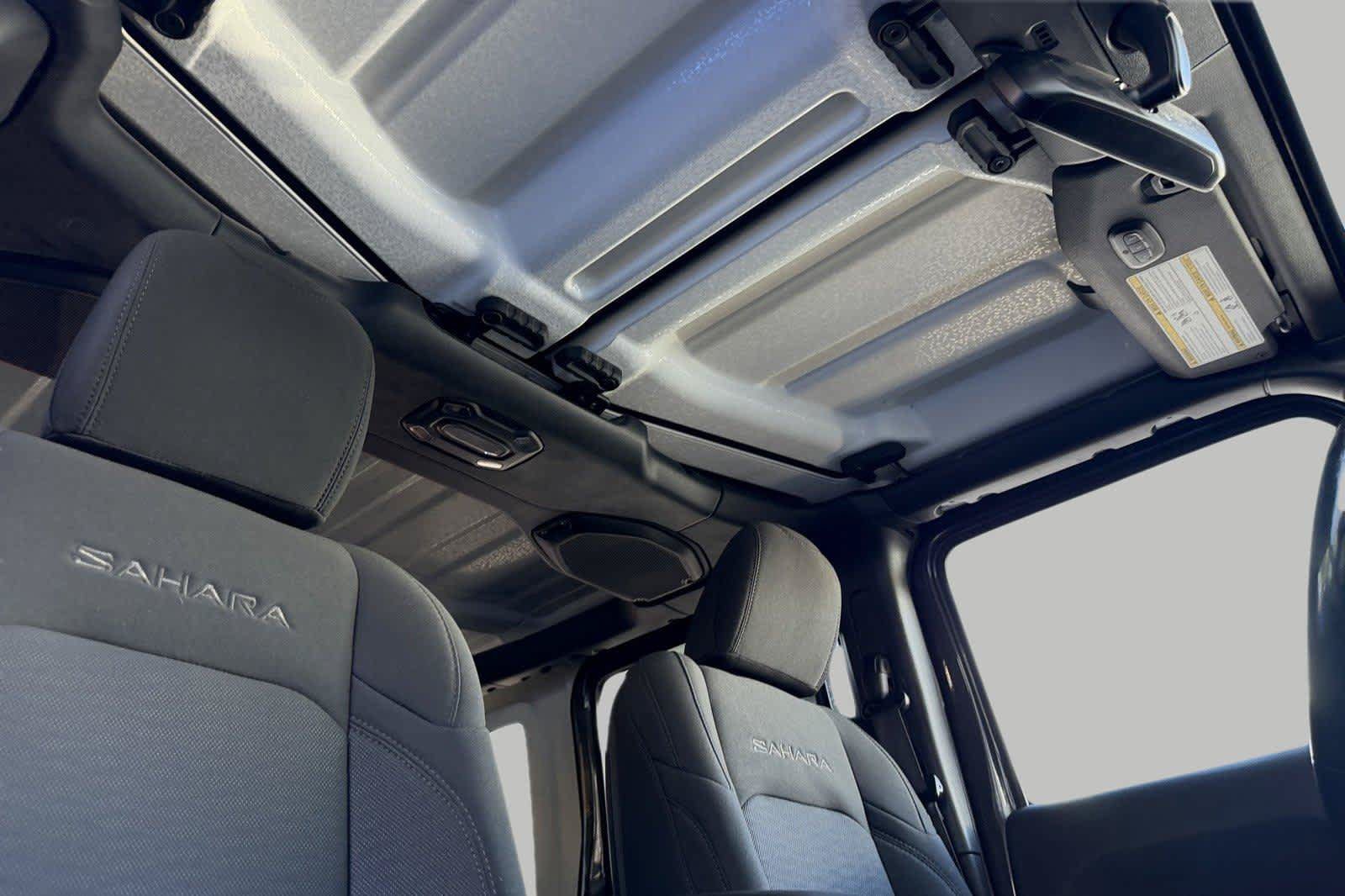Used 2020 Jeep Wrangler Unlimited Sahara AWD/4WD image 22