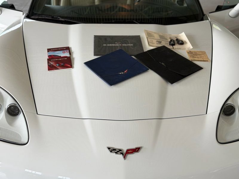 Used 2005 Chevrolet Corvette Coupe w/ Preferred Equipment Group RWD image 30