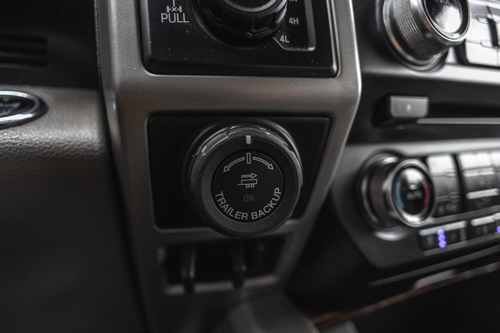 Used 2018 Ford F150 Lariat w/ Equipment Group 501A Mid AWD/4WD image 17