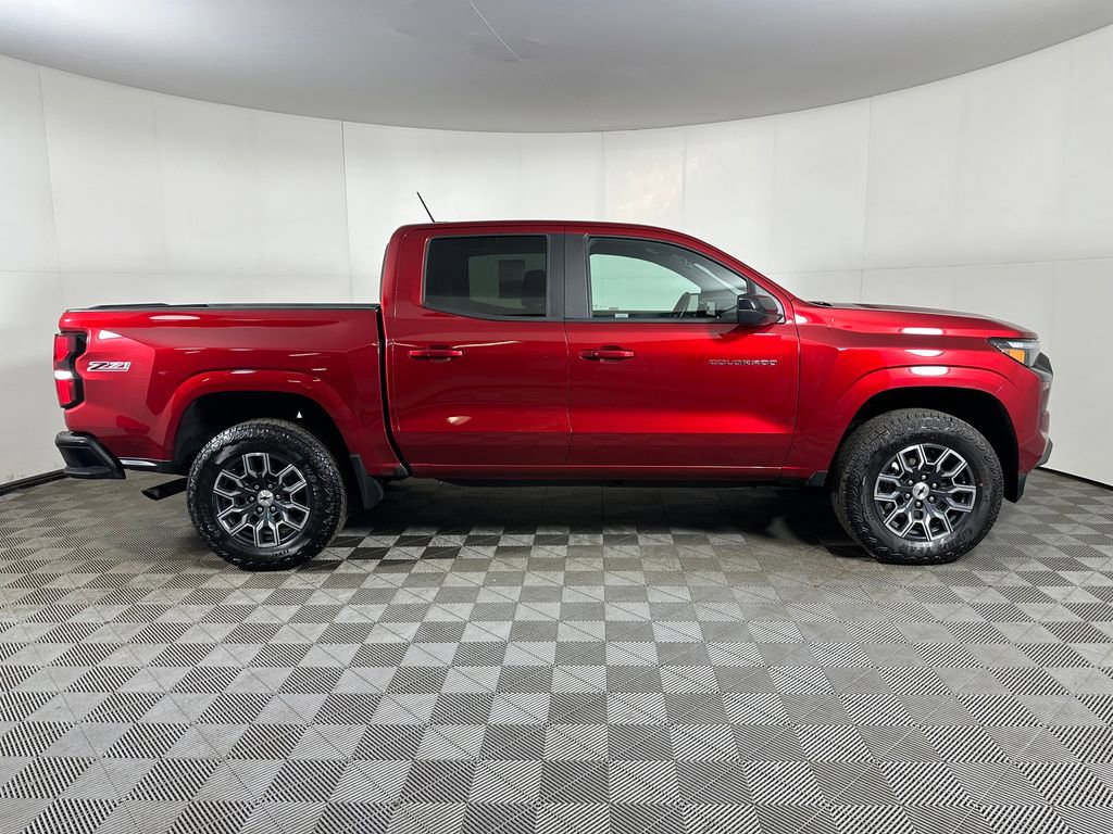 Used 2024 Chevrolet Colorado Z71 w/ Z71 Convenience Package 2 AWD/4WD image 6