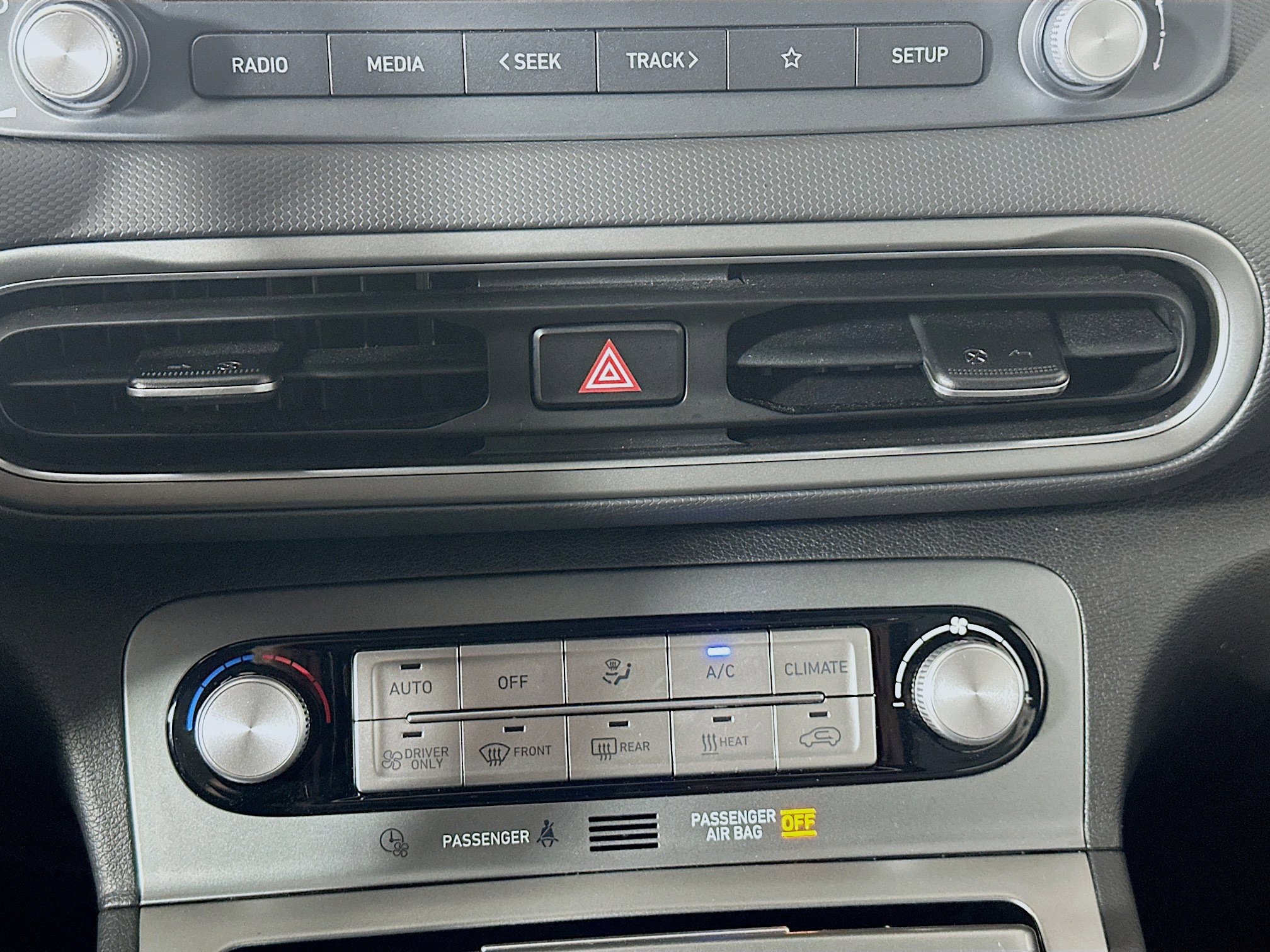 Used 2023 Hyundai Kona SE w/ Cargo Package image 24