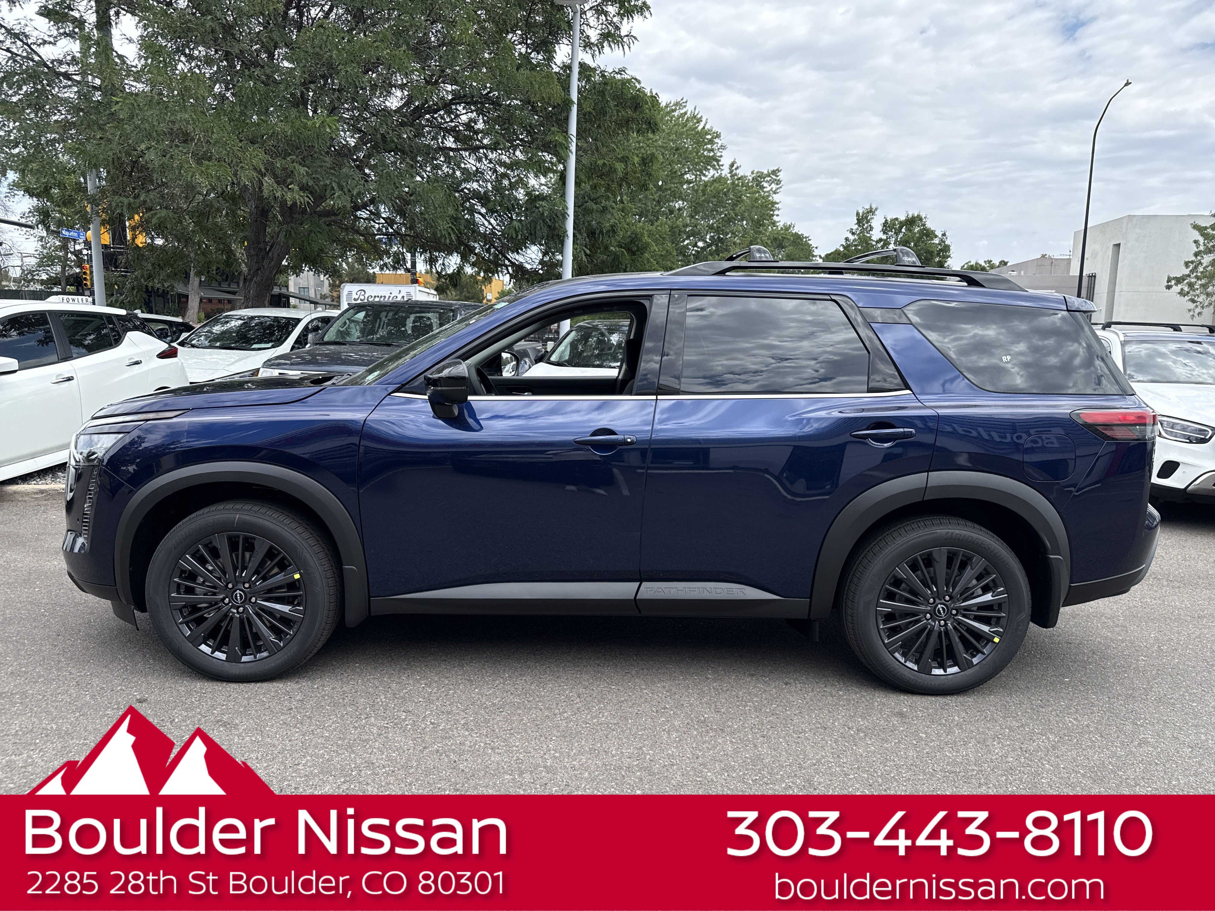 New 2026 Nissan Pathfinder SL w/ SL Premium Package AWD/4WD image 4