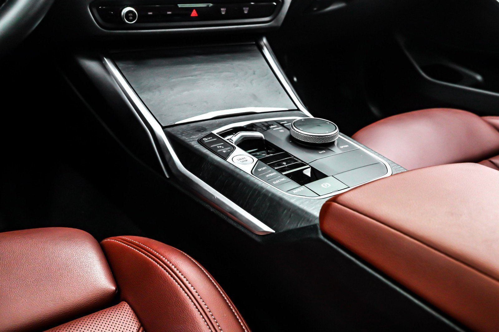 Used 2023 BMW 330e w/ Convenience Package image 7