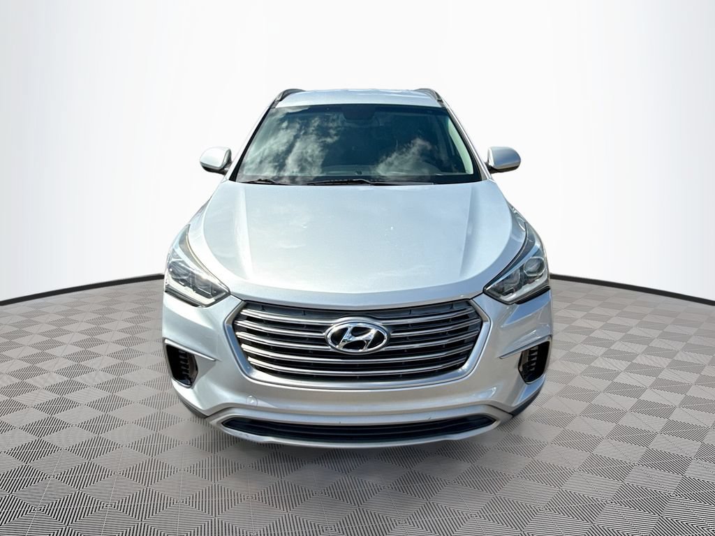 Used 2018 Hyundai Santa Fe SE w/ Cargo Package FWD image 2