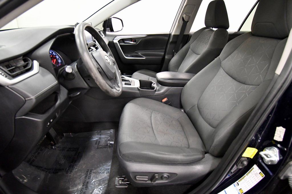 Used 2022 Toyota RAV4 XLE AWD/4WD image 14