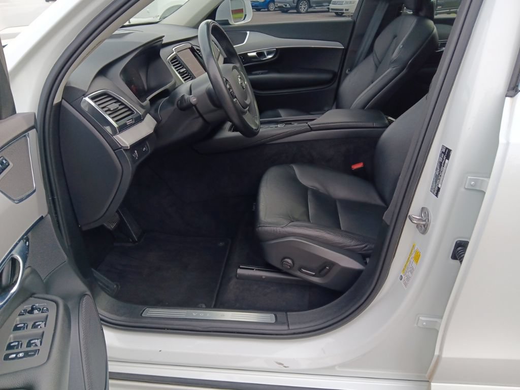 Used 2022 Volvo XC90 T5 Momentum AWD/4WD image 29
