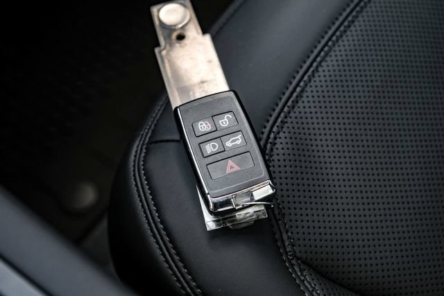New 2026 Land Rover Defender 110 X-Dynamic SE AWD/4WD image 71