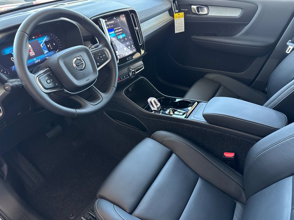 New 2026 Volvo XC40 B5 Plus w/ Climate Package AWD/4WD image 9