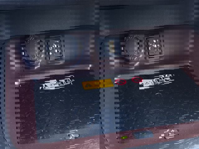 Used 2023 Toyota RAV4 Limited image 23