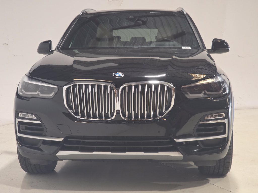 Used 2021 BMW X5 xDrive40i w/ Premium Package 2 AWD/4WD image 2