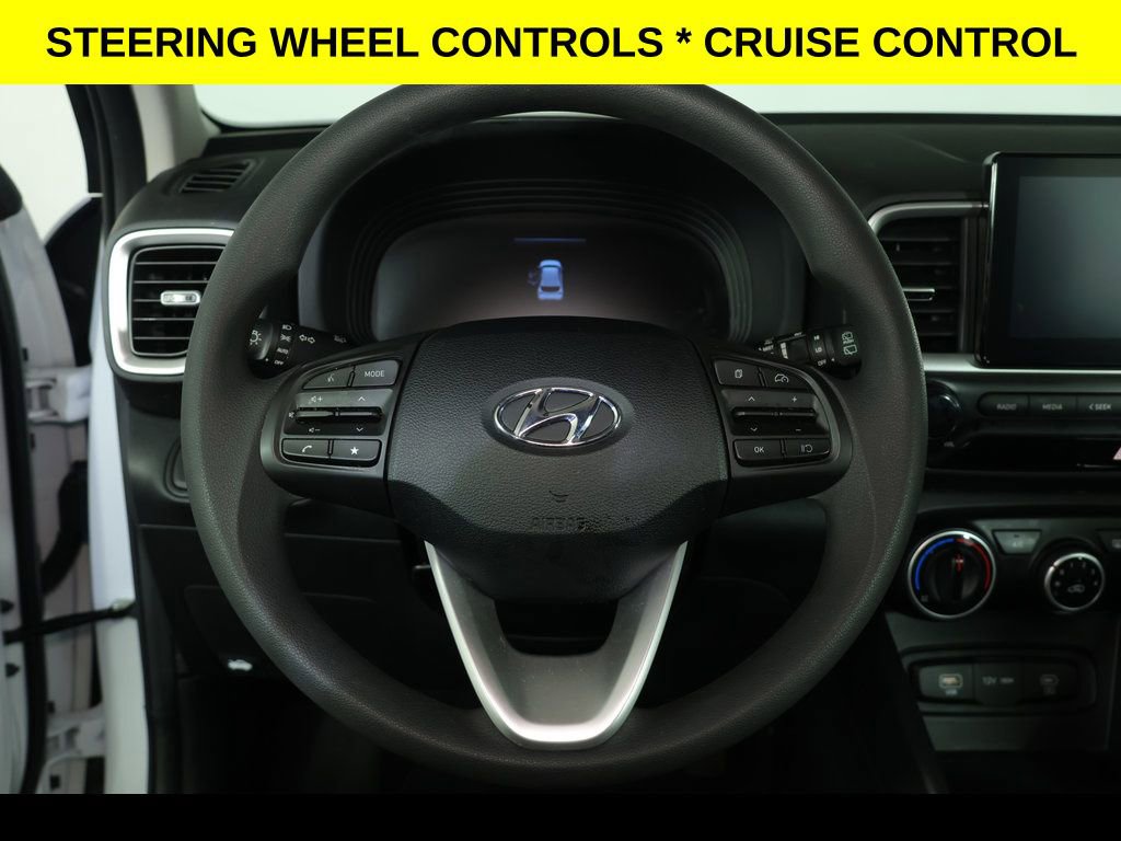 Used 2026 Hyundai Venue SE FWD image 4