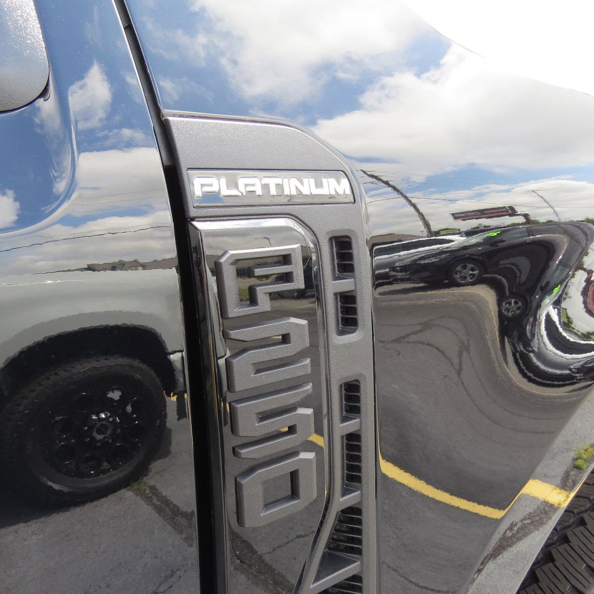 New 2025 Ford F250 Platinum image 9