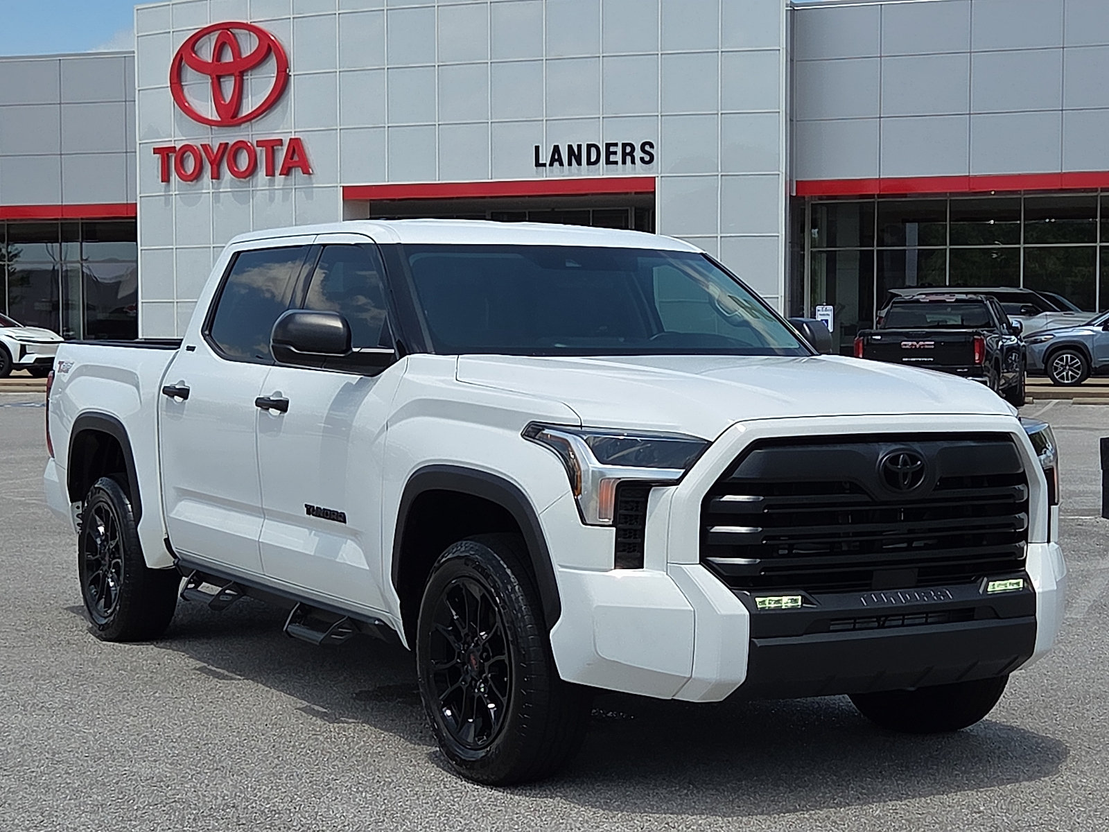 Used 2022 Toyota Tundra SR5 AWD/4WD image 1