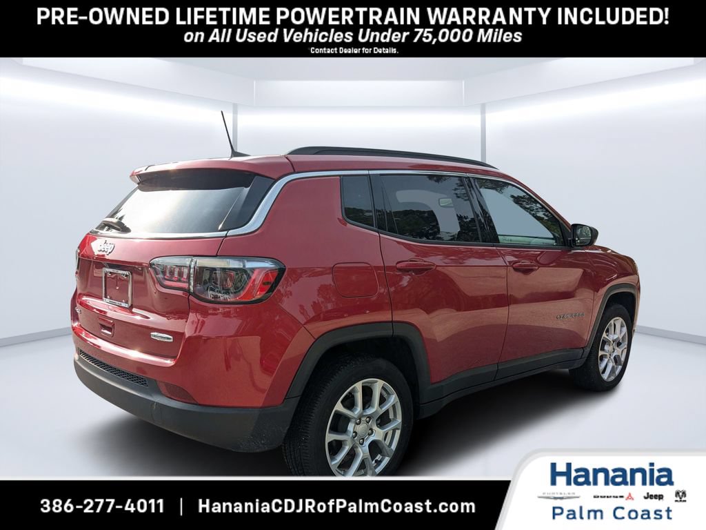 Used 2024 Jeep Compass Latitude w/ Sun and Sound Group AWD/4WD image 3