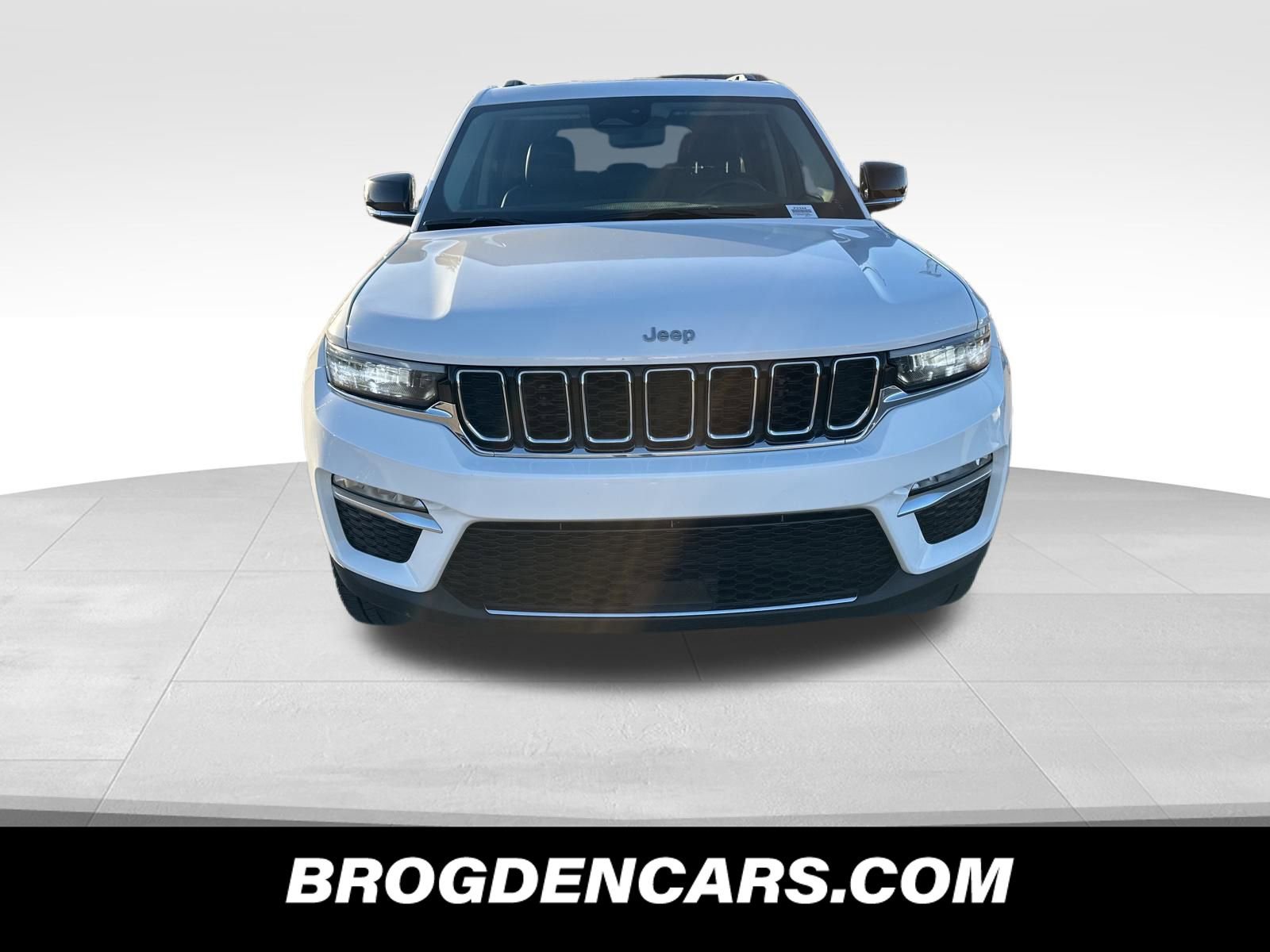 Used 2023 Jeep Grand Cherokee Limited image 8