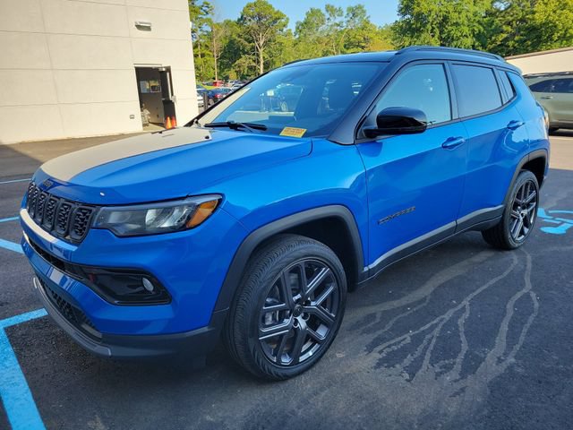Used 2026 Jeep Compass Limited AWD/4WD image 3