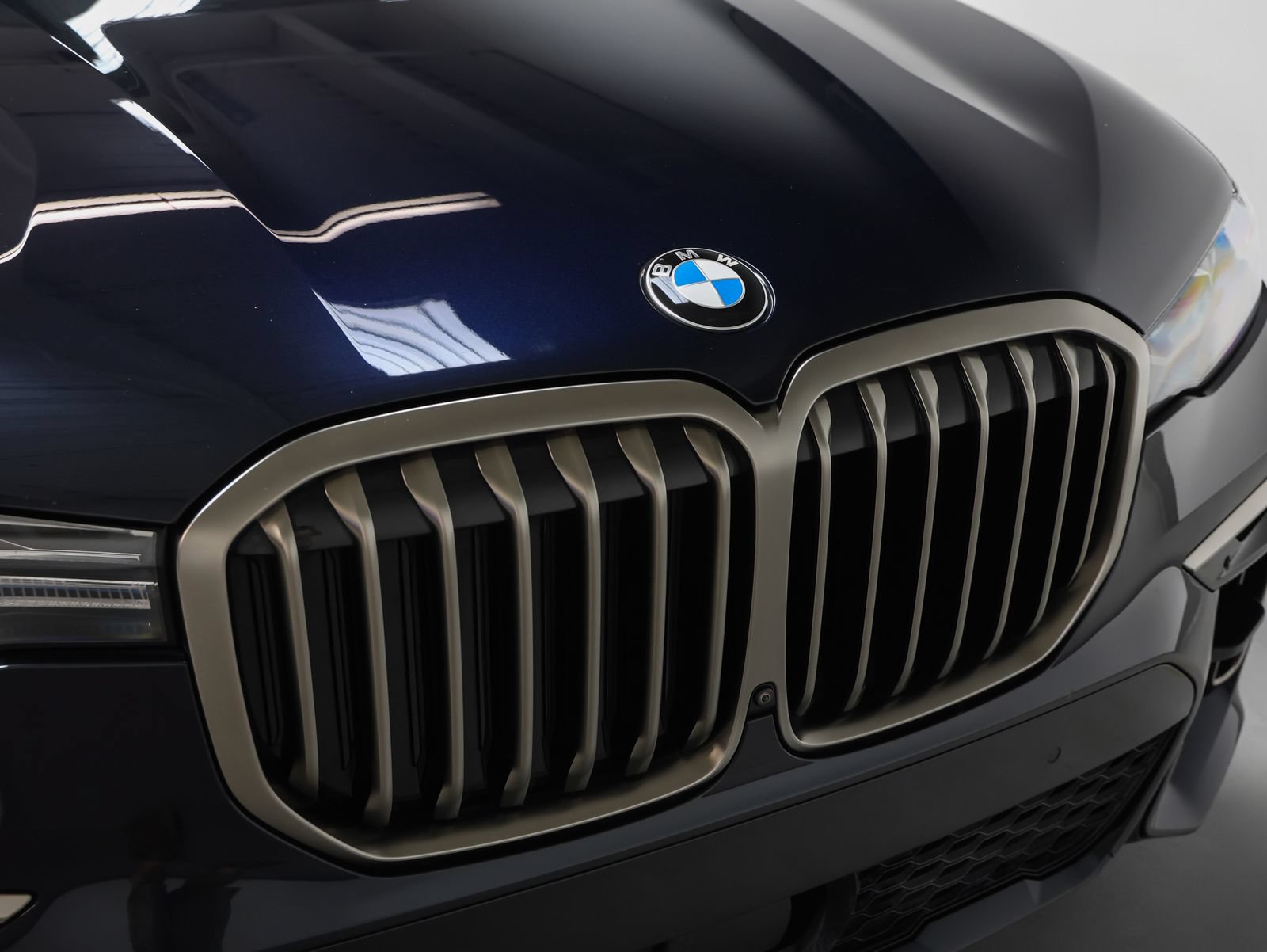 Used 2022 BMW X7 M50i AWD/4WD image 17