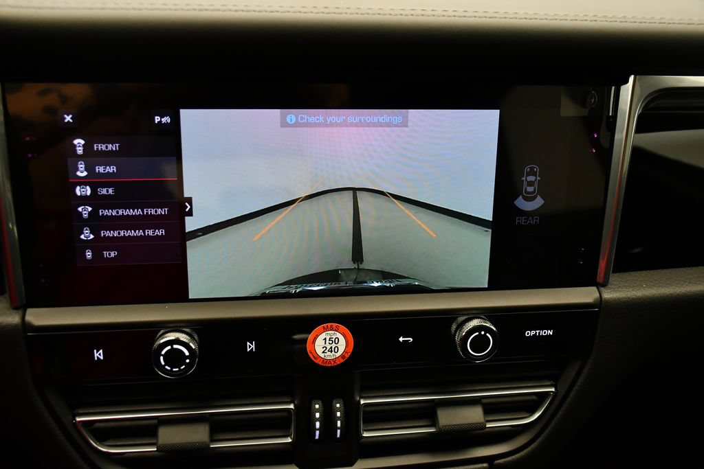 Certified 2026 Porsche Macan Turbo AWD/4WD image 32