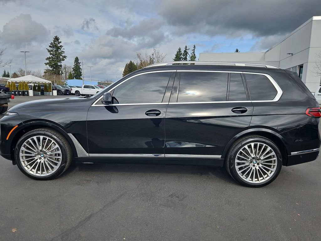 Used 2023 BMW X7 xDrive40i w/ Premium Package image 3