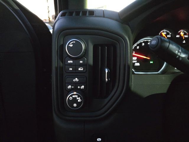 Used 2023 Chevrolet Silverado 1500 Custom image 21