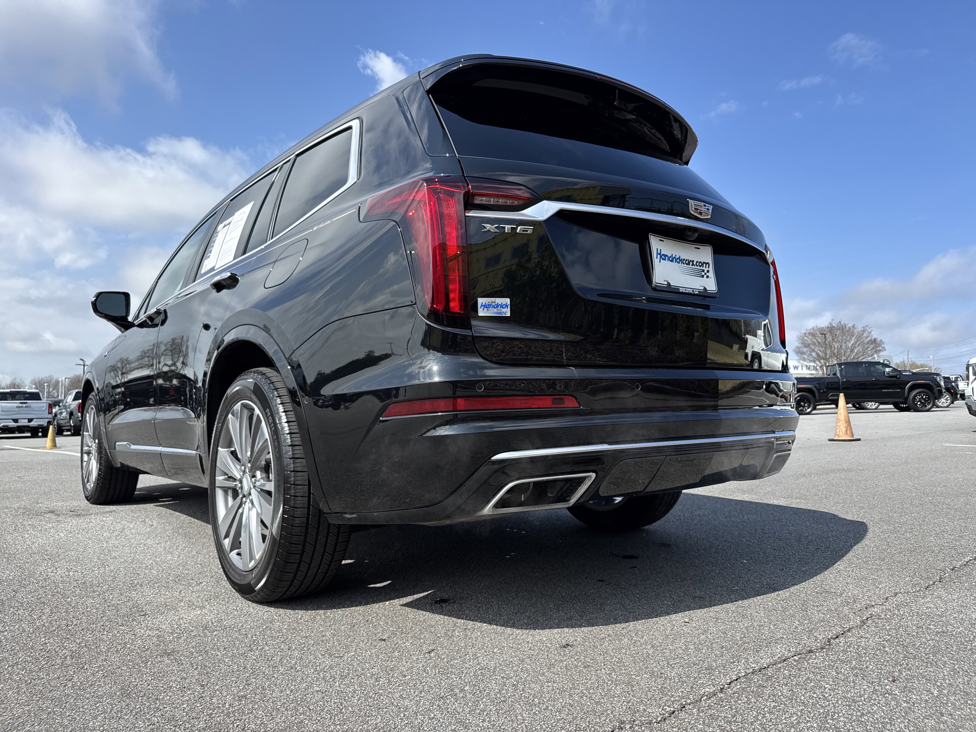 Used 2022 Cadillac XT6 Premium Luxury w/ Technology Package image 8