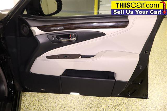 Used 2016 Lexus LS 460 w/ Comfort Package image 34