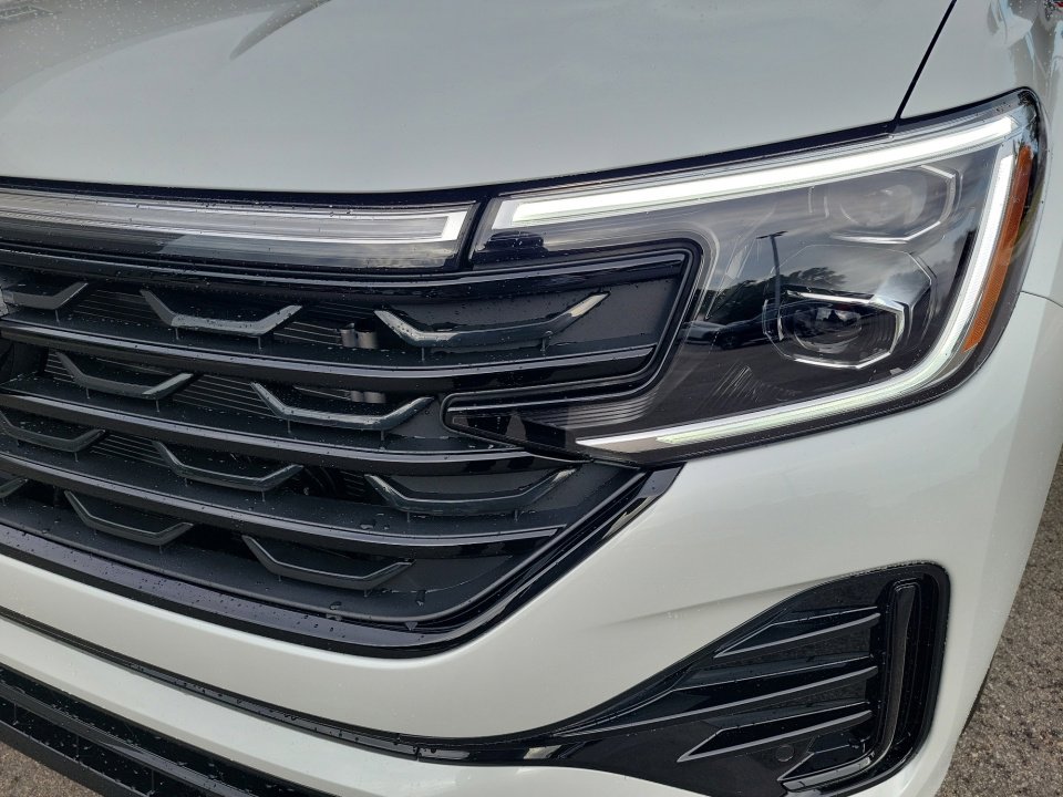 New 2026 Volkswagen Atlas Cross Sport SEL R-Line image 26