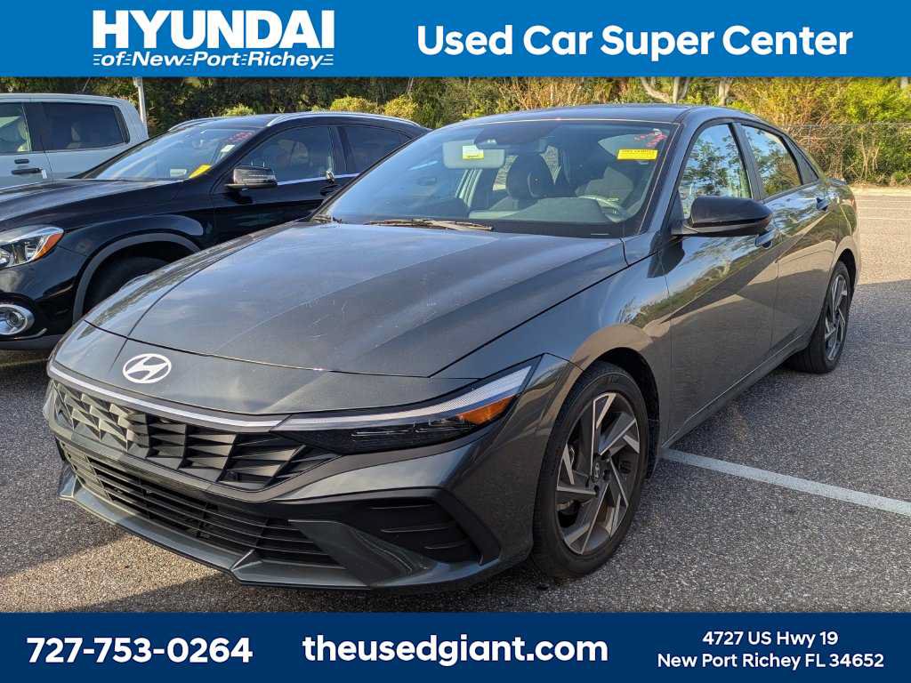 Used 2025 Hyundai Elantra Sport FWD image 1