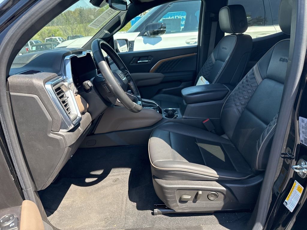 Used 2023 GMC Canyon Denali image 5