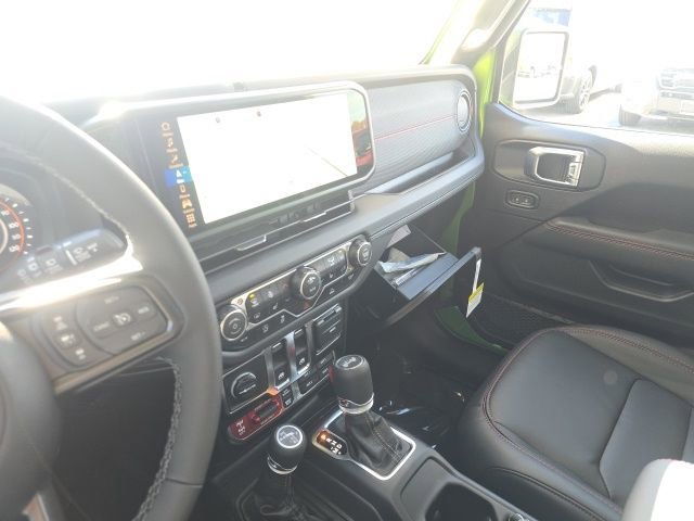 New 2026 Jeep Wrangler Rubicon w/ Technology Group image 24