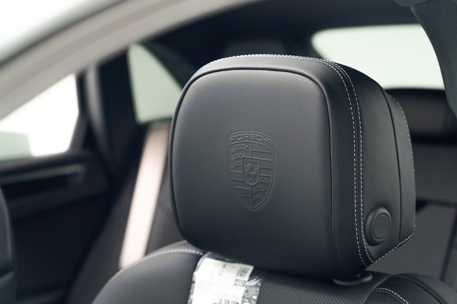 New 2026 Porsche Macan Turbo image 19