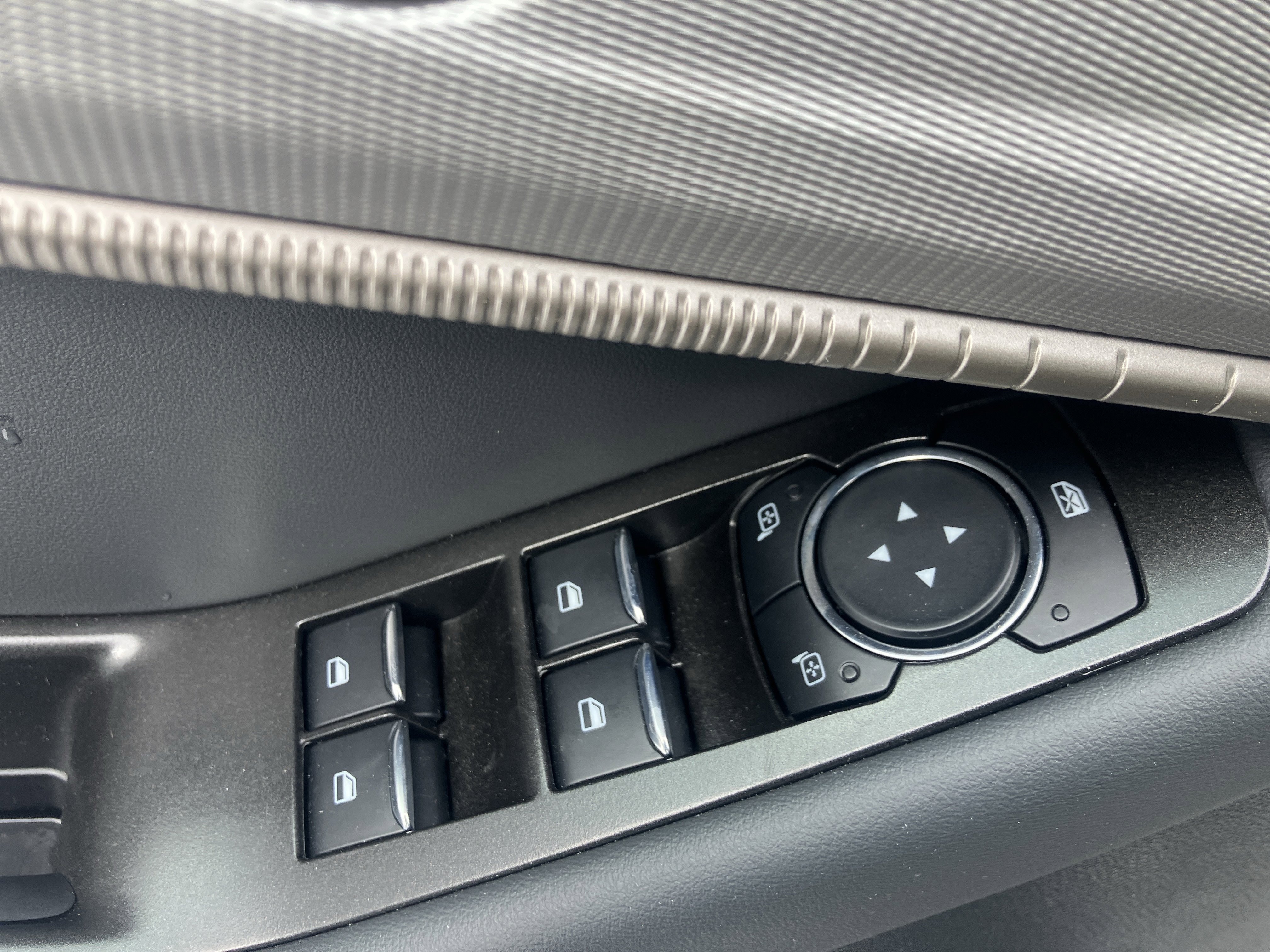 Used 2025 Ford Explorer Active image 20