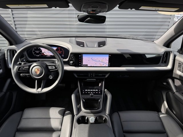 Used 2025 Porsche Cayenne image 16