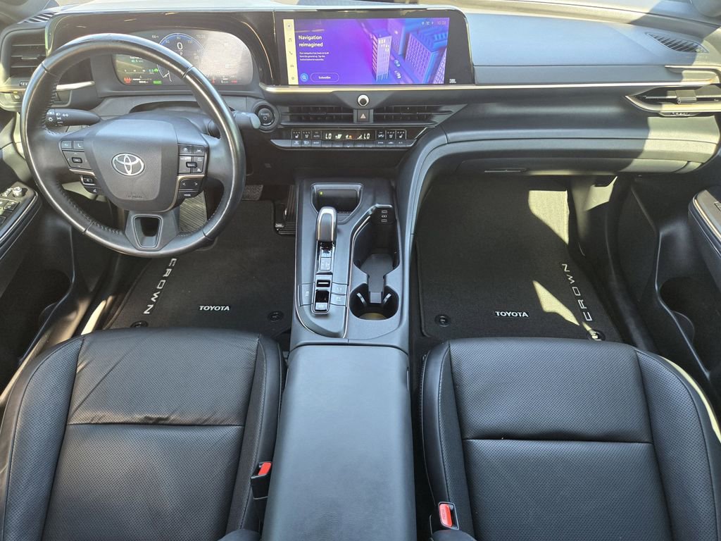 Used 2023 Toyota Crown Limited image 28