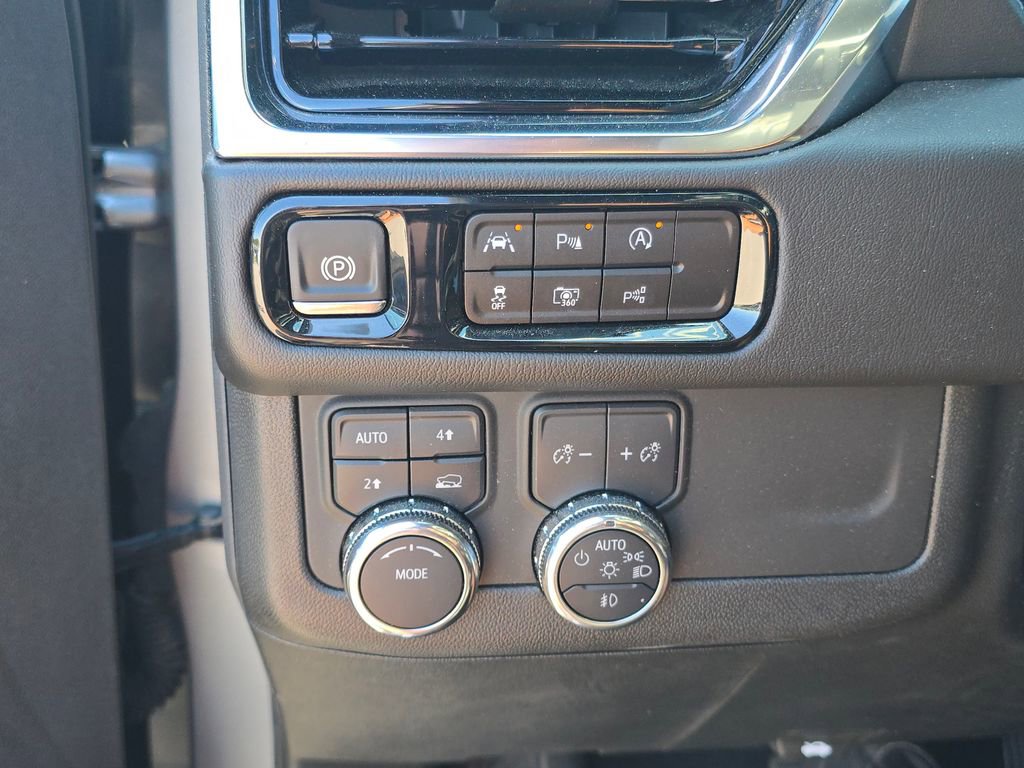 Used 2025 GMC Yukon Denali AWD/4WD image 27