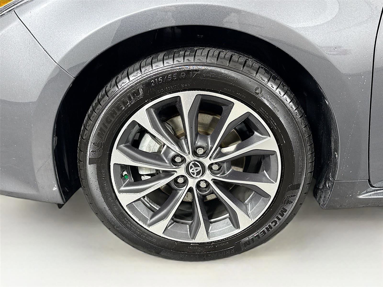 Used 2018 Toyota Avalon XLE Premium image 12