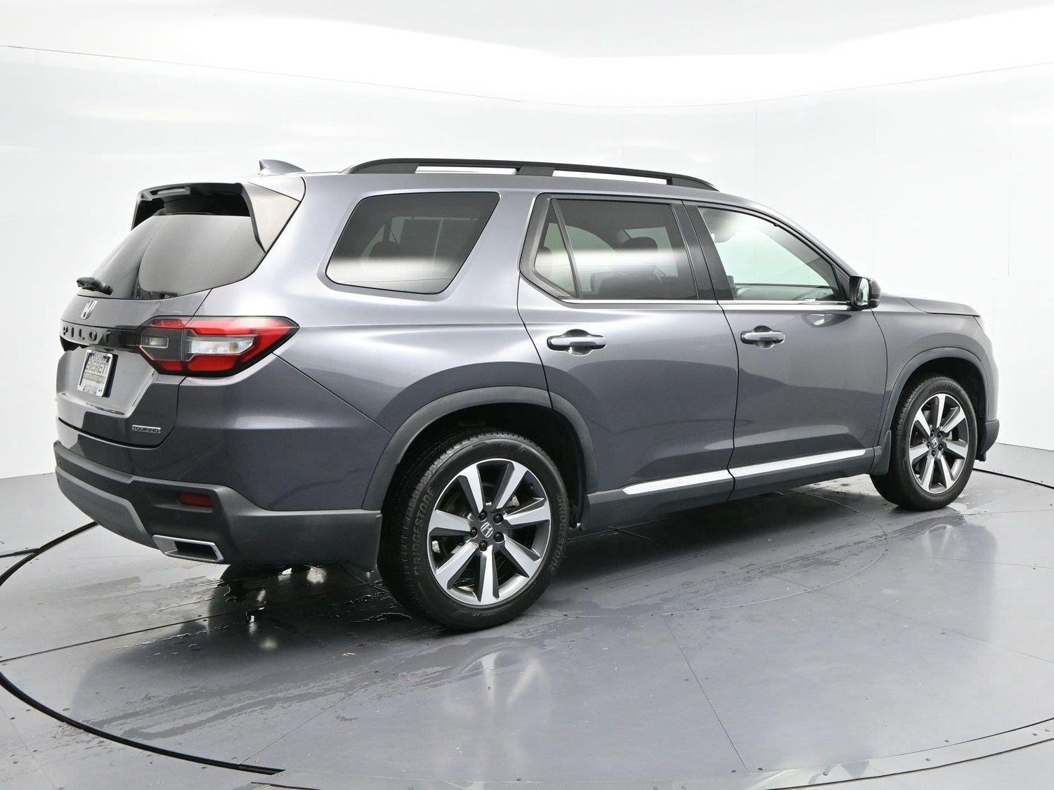 Used 2024 Honda Pilot Touring image 7