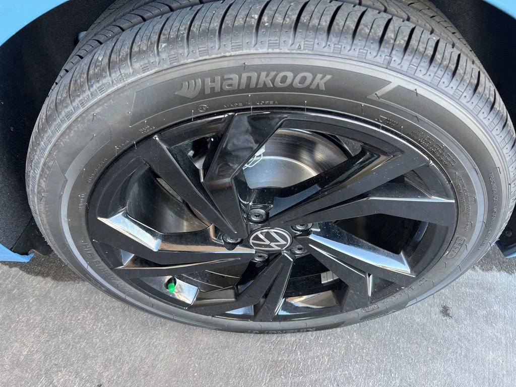 New 2025 Volkswagen Jetta SE image 27