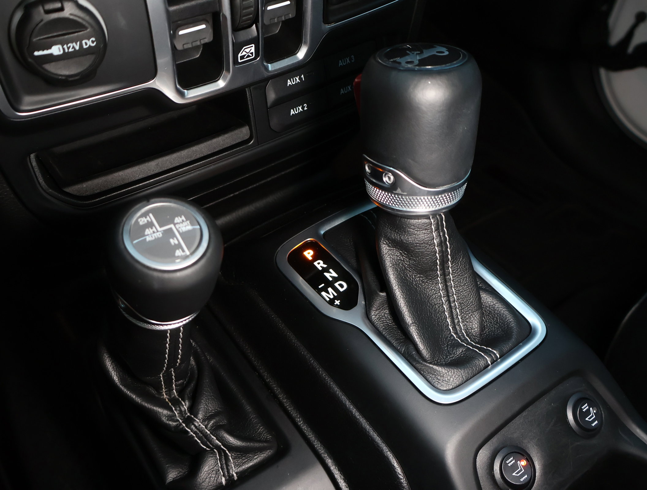 Used 2018 Jeep Wrangler Unlimited Sahara image 16