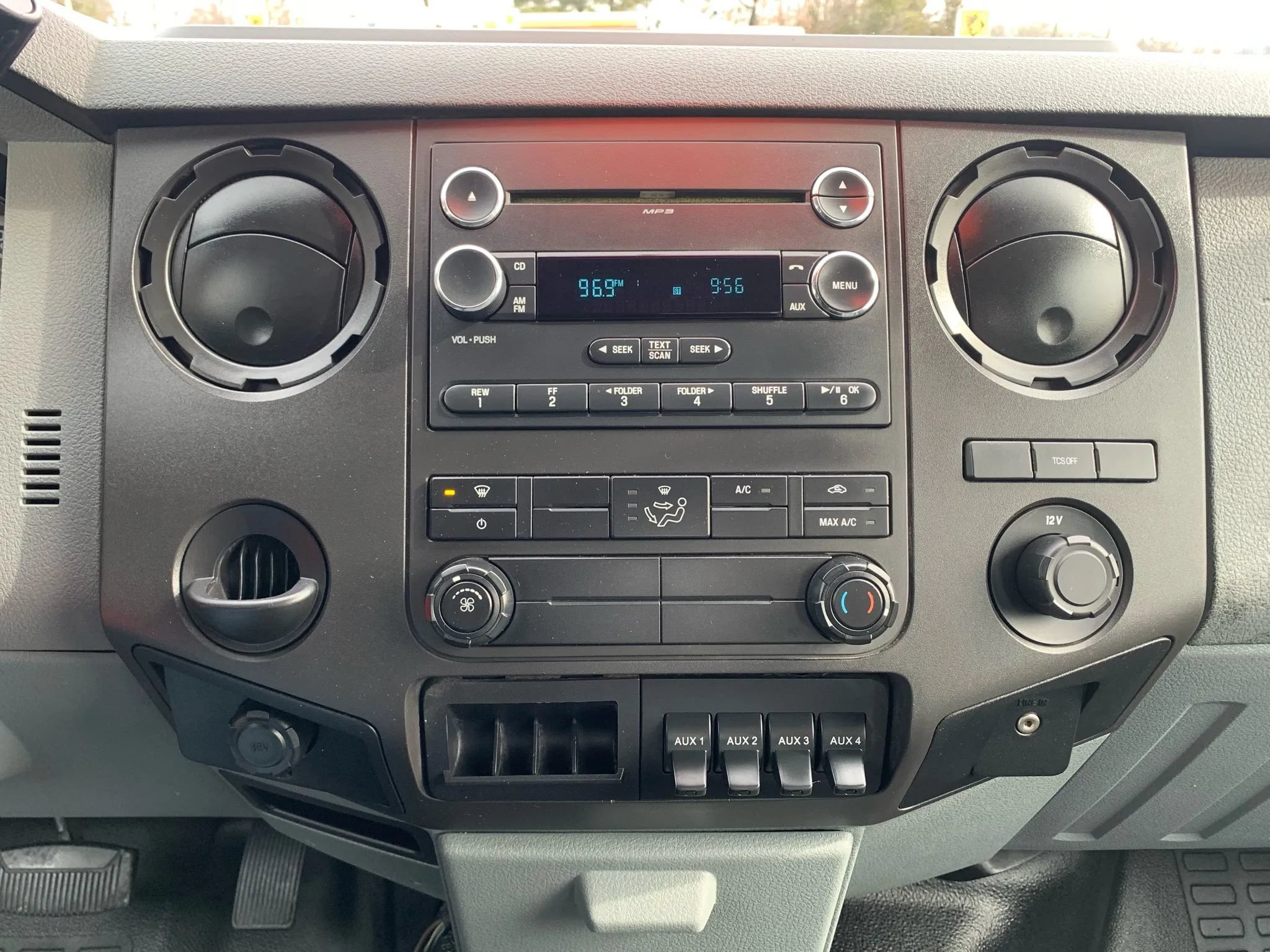 Used 2011 Ford F550 2WD Crew Cab Super Duty w/ Trailer Tow Pkg image 14