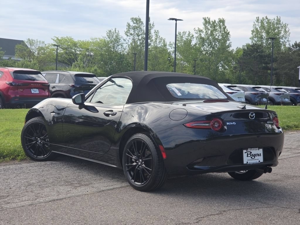 New 2026 MAZDA MX-5 Miata Club w/ Weather Package RWD image 2