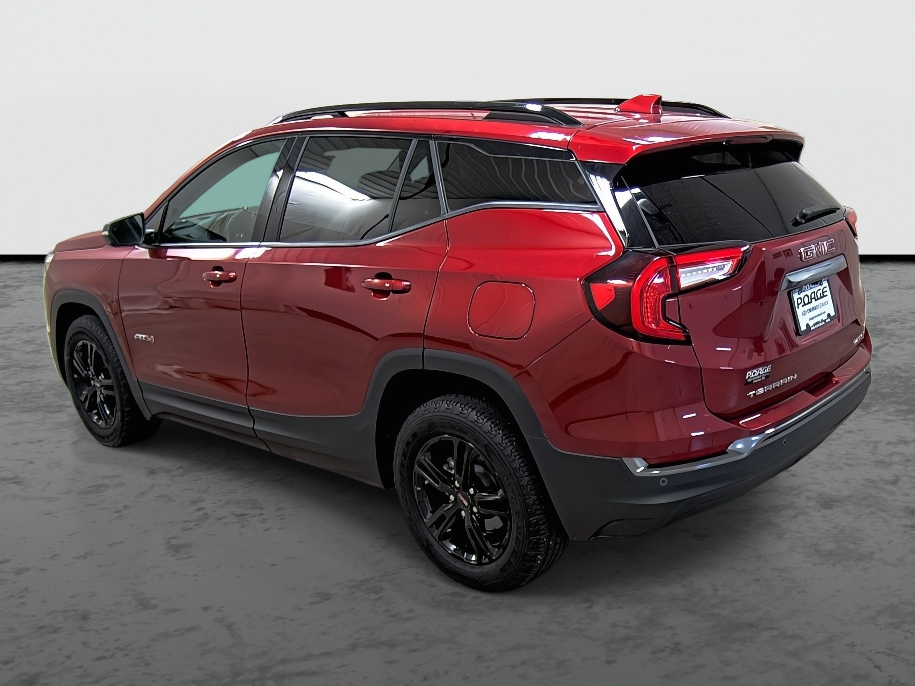 Used 2024 GMC Terrain AT4 AWD/4WD image 2