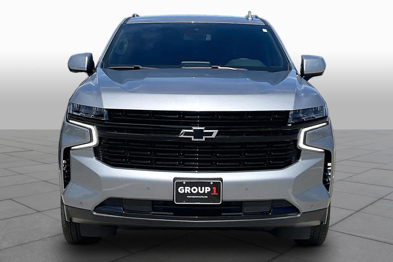 Used 2024 Chevrolet Suburban RST RWD image 4