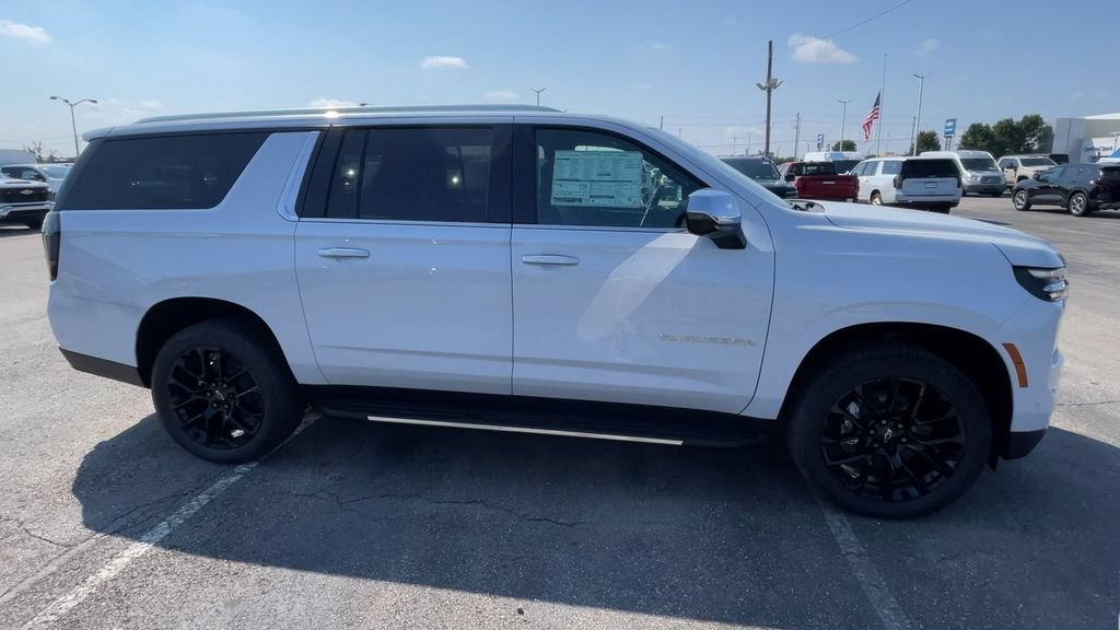 New 2026 Chevrolet Suburban Premier w/ Sun And Tow Package AWD/4WD image 3
