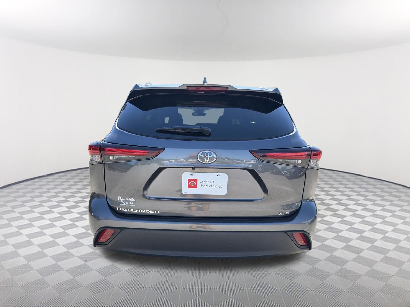 Certified 2025 Toyota Highlander XLE FWD image 15